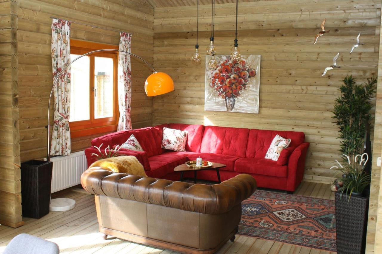 Villa Emilia - Gemuetliches Kinderfreundliches Blockhaus Mit Umzaeuntem Garten Sint-Annaland Buitenkant foto