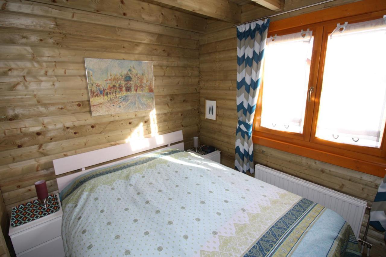 Villa Emilia - Gemuetliches Kinderfreundliches Blockhaus Mit Umzaeuntem Garten Sint-Annaland Buitenkant foto