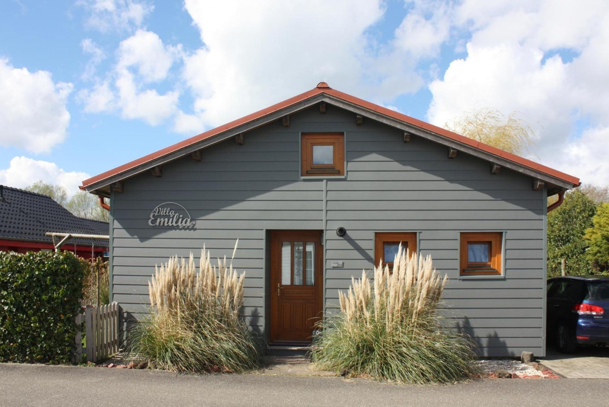 Villa Emilia - Gemuetliches Kinderfreundliches Blockhaus Mit Umzaeuntem Garten Sint-Annaland Buitenkant foto