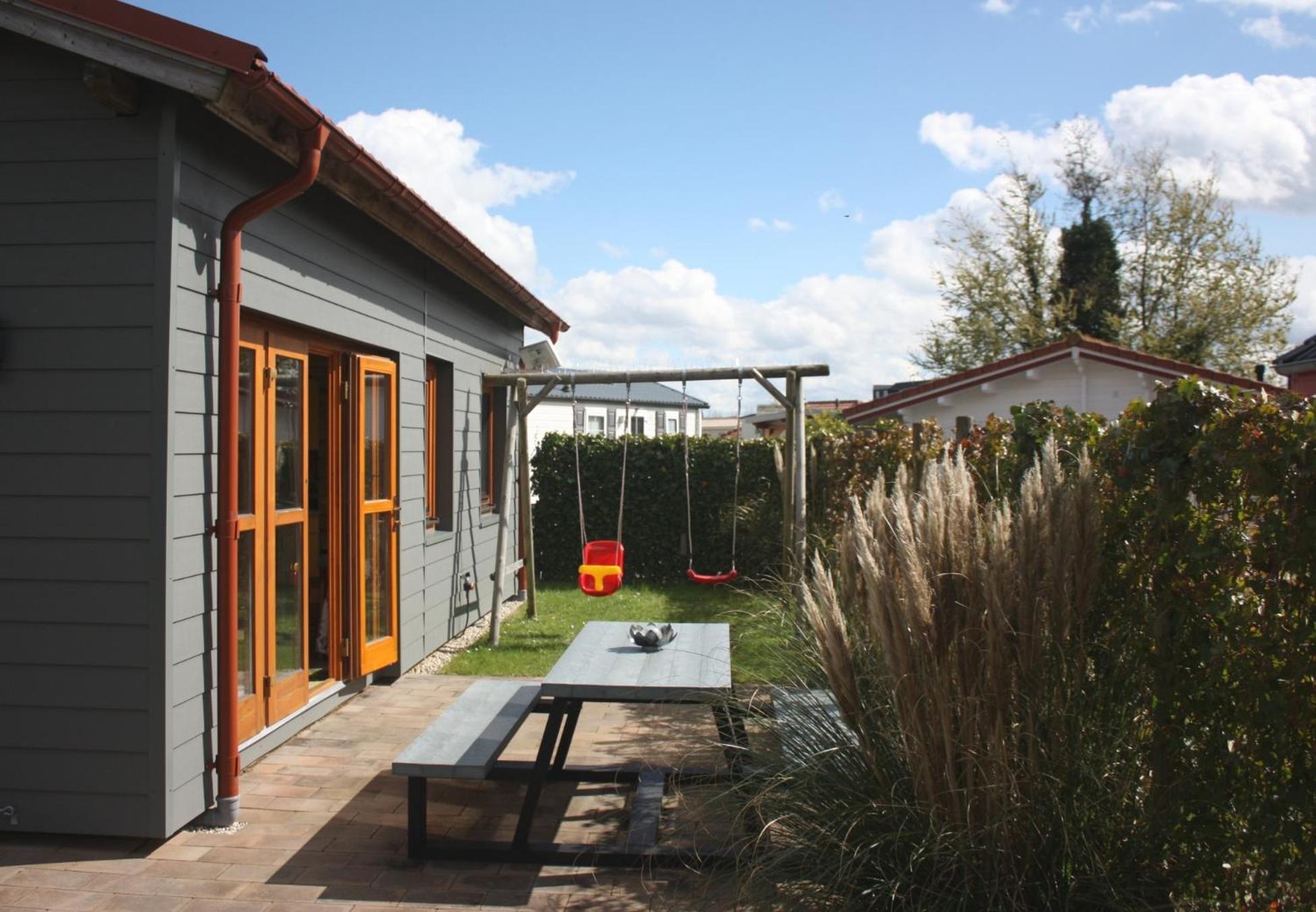 Villa Emilia - Gemuetliches Kinderfreundliches Blockhaus Mit Umzaeuntem Garten Sint-Annaland Buitenkant foto